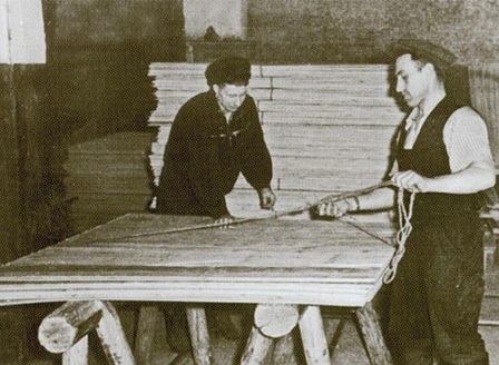 در سال 1910 آسیاب تخته چند لای در شهر اوستیا ساخته و راه اندازی شد که اکنون با نام سوزا شناخته می شود.